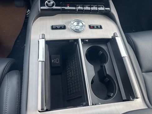 New 2025 Lincoln Navigator L Reserve image 27