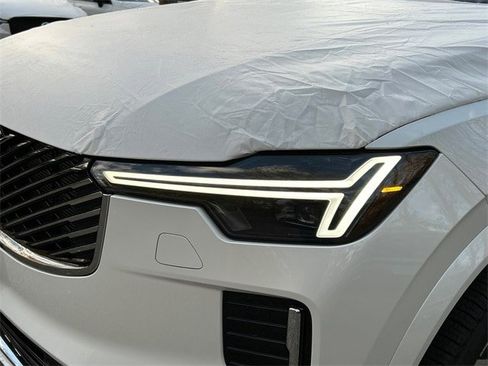 New 2026 Volvo XC90 B6 Ultra w/ Protection Package image 7