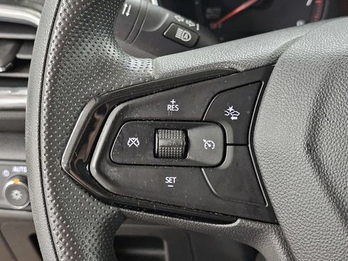 Used 2022 Chevrolet TrailBlazer LT w/ LPO, Blackout Package FWD image 34