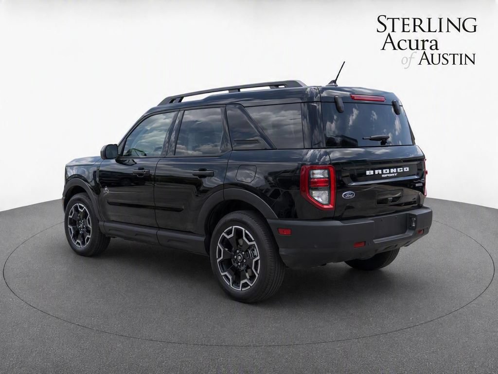 Used 2025 Ford Bronco Sport Outer Banks w/ Outer Banks Tech Package+ AWD/4WD image 3