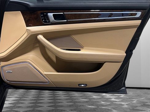 Used 2020 Porsche Panamera 4S image 14