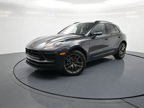 Certified 2026 Porsche Macan image 1