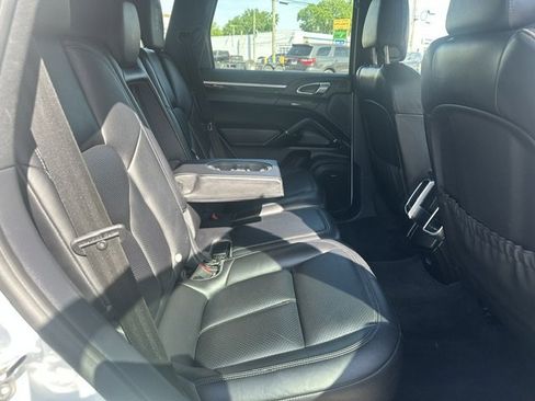 Used 2017 Porsche Cayenne Platinum Edition image 17