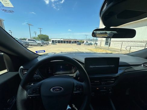 Used 2023 Ford Escape ST-Line w/ Tech Pack #1 FWD image 23