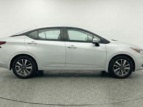 Used 2025 Nissan Versa SV FWD image 11