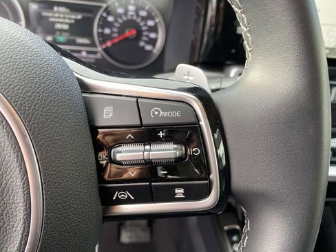 Used 2023 Kia Sorento EX image 19