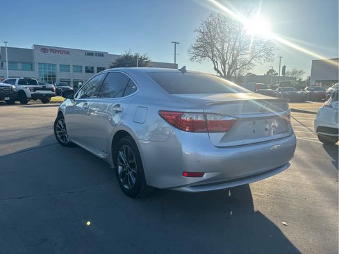Used 2014 Lexus ES 300h image 2