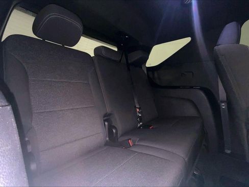 Used 2024 Chevrolet Traverse LT image 24