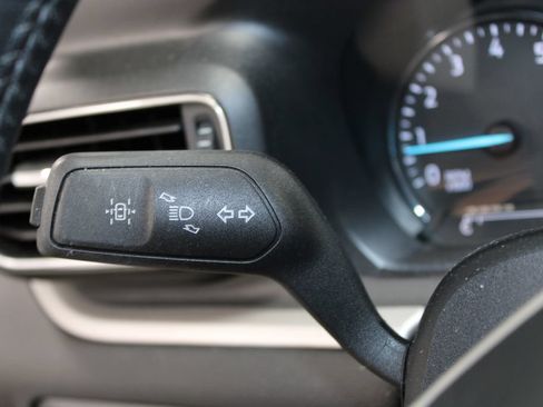 Used 2023 Ford Explorer XLT w/ Equipment Group 202A AWD/4WD image 26