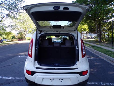 Used 2012 Kia Soul ! FWD image 30