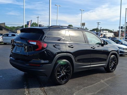 Used 2024 GMC Terrain SLT w/ Elevation Edition AWD/4WD image 6