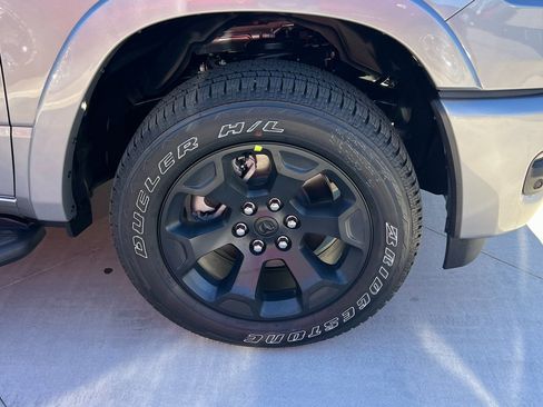 New 2026 RAM 1500 4x4 Crew Cab image 9