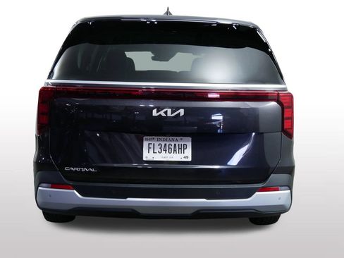 Used 2026 Kia Carnival FWD image 10