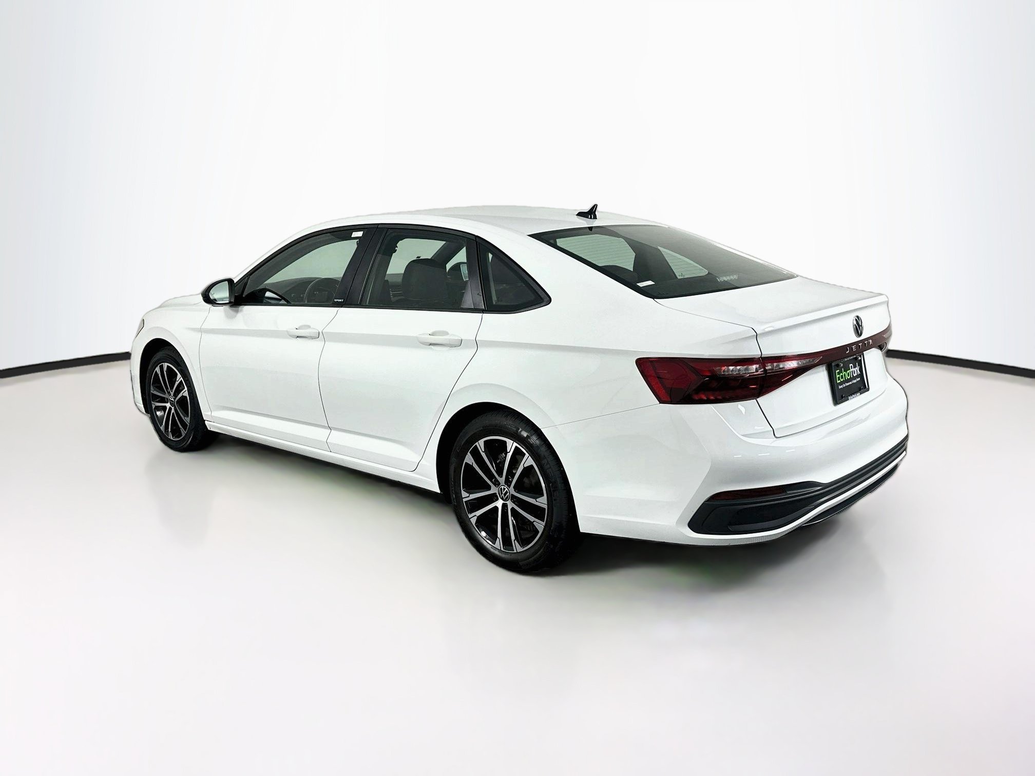 Used 2025 Volkswagen Jetta Sport FWD image 5