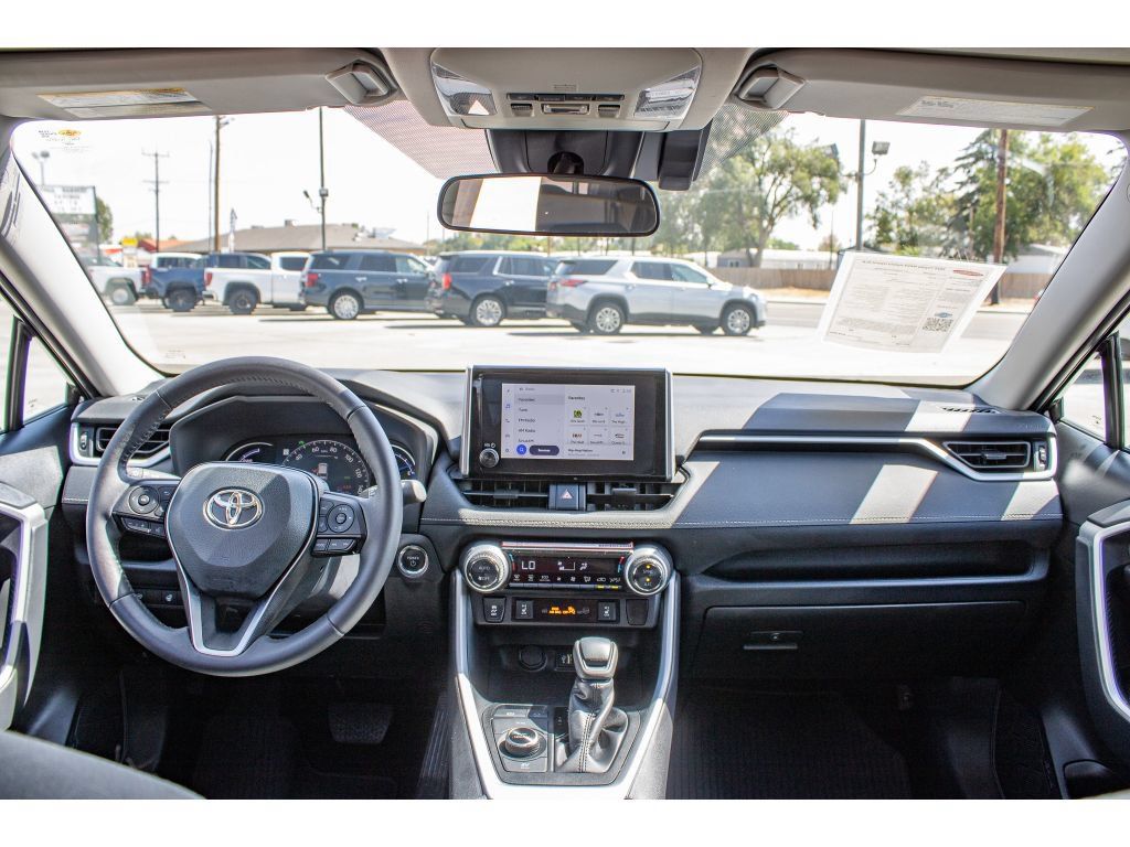 Used 2025 Toyota RAV4 XLE w/ Convenience Package AWD/4WD image 21