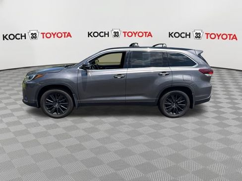 Used 2019 Toyota Highlander SE AWD/4WD image 4