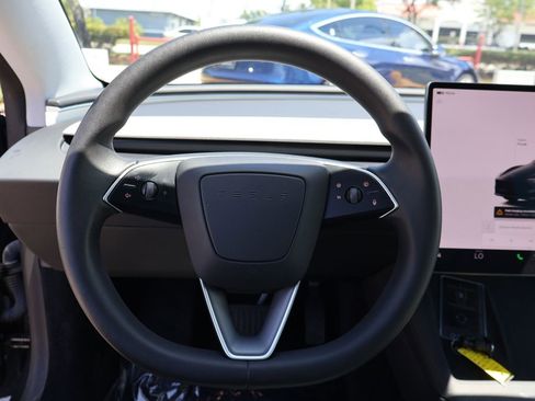 Used 2024 Tesla Model 3 Standard Range RWD image 41