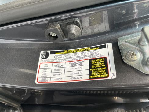 Used 2025 Subaru Outback Premium w/ Popular Package #1A AWD/4WD image 41