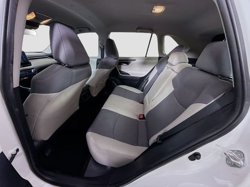 Used 2020 Toyota RAV4 XLE w/ Carpet Mat Package AWD/4WD image 25