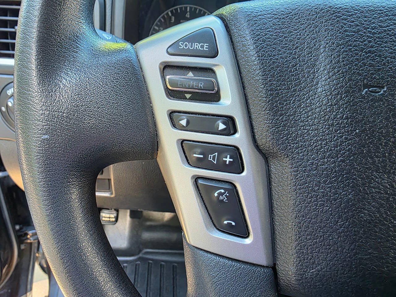 Used 2017 Nissan Titan S AWD/4WD image 19