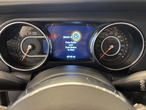 Used 2019 Jeep Wrangler Unlimited Sahara image 19