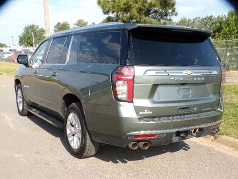 Used 2023 Chevrolet Suburban Premier RWD image 8