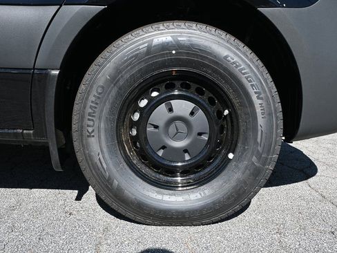 Used 2025 Mercedes-Benz Sprinter 2500 image 30