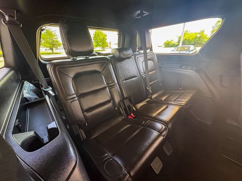 Used 2018 Lincoln Navigator L Select w/ Technology Package AWD/4WD image 30