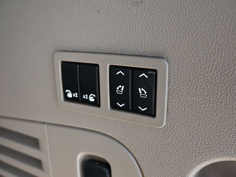 Used 2015 GMC Yukon SLT w/ Open Road Package image 17