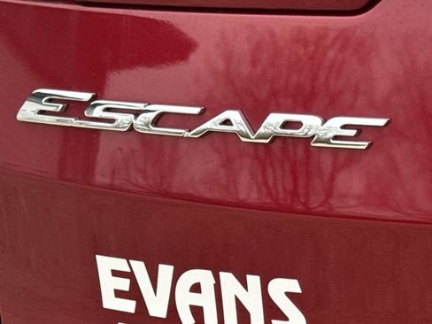 Used 2019 Ford Escape SE image 31