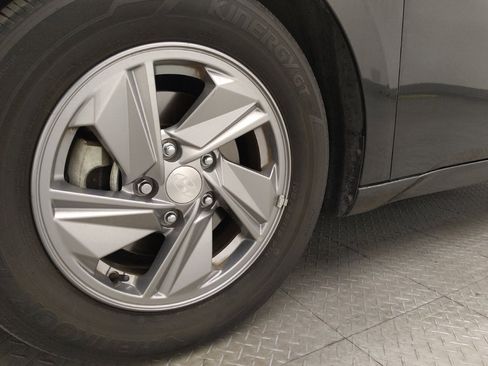 Used 2024 Hyundai Elantra SE image 31