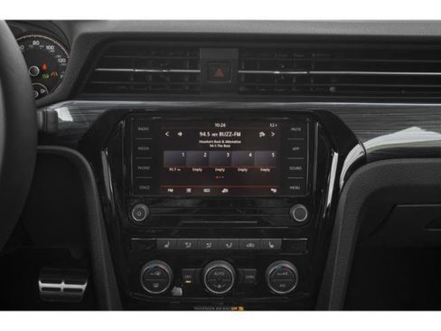 Used 2021 Volkswagen Passat 2.0T R-Line image 10