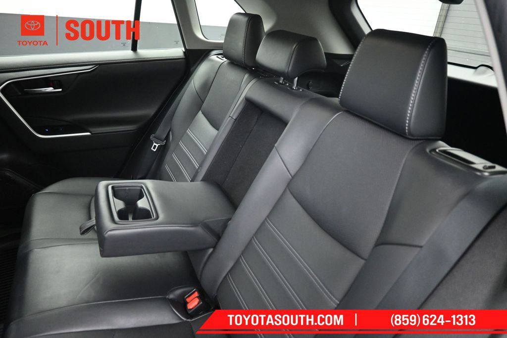 Used 2022 Toyota RAV4 Limited AWD/4WD image 25