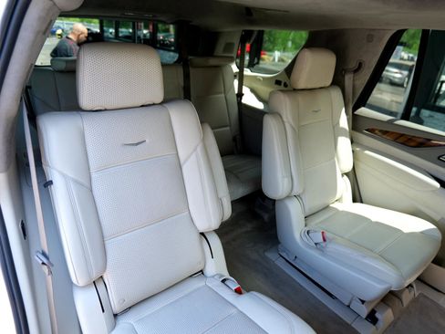 Used 2021 Cadillac Escalade Sport Platinum image 44