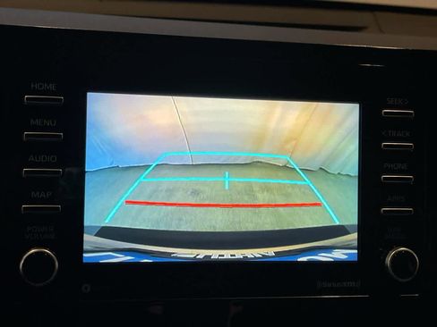 Used 2022 Toyota Camry SE image 17