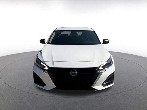 Used 2025 Nissan Altima 2.5 SV FWD image 4