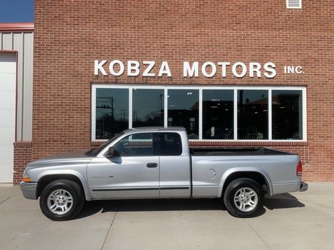 Used 2002 Dodge Dakota SLT image 1