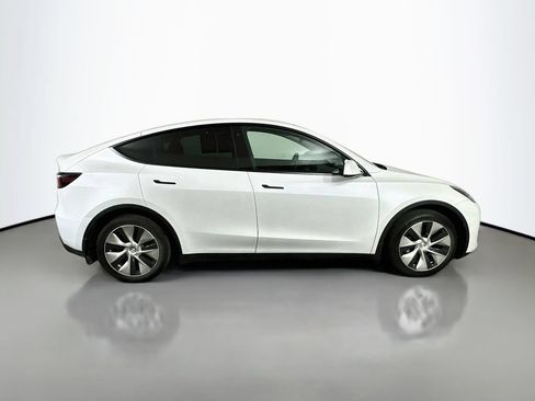 Used 2022 Tesla Model Y Long Range AWD/4WD image 7
