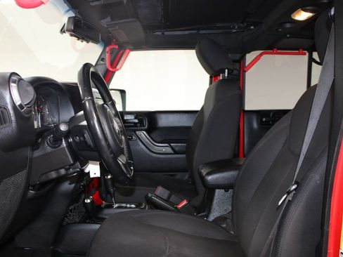 Used 2018 Jeep Wrangler Unlimited Sport S AWD/4WD image 16