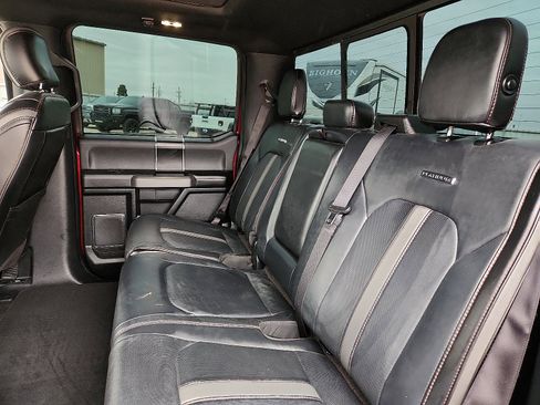 Used 2018 Ford F150 Platinum w/ Equipment Group 701A Luxury AWD/4WD image 9
