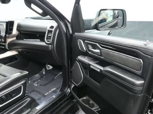 Used 2019 RAM 1500 Laramie AWD/4WD image 14