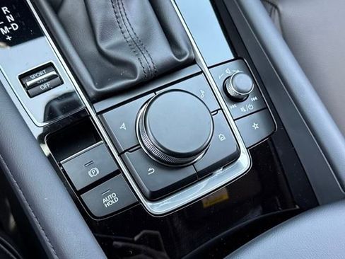 New 2025 MAZDA MAZDA3 Hatchback w/Premium Plus Pkg image 18