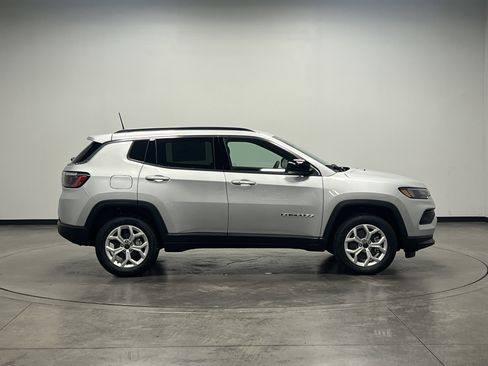 New 2026 Jeep Compass Latitude image 9