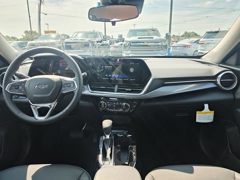 New 2026 Chevrolet Trax ACTIV w/ Driver Confidence Package FWD image 15