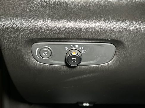 Used 2023 Chevrolet Traverse LT AWD/4WD image 23