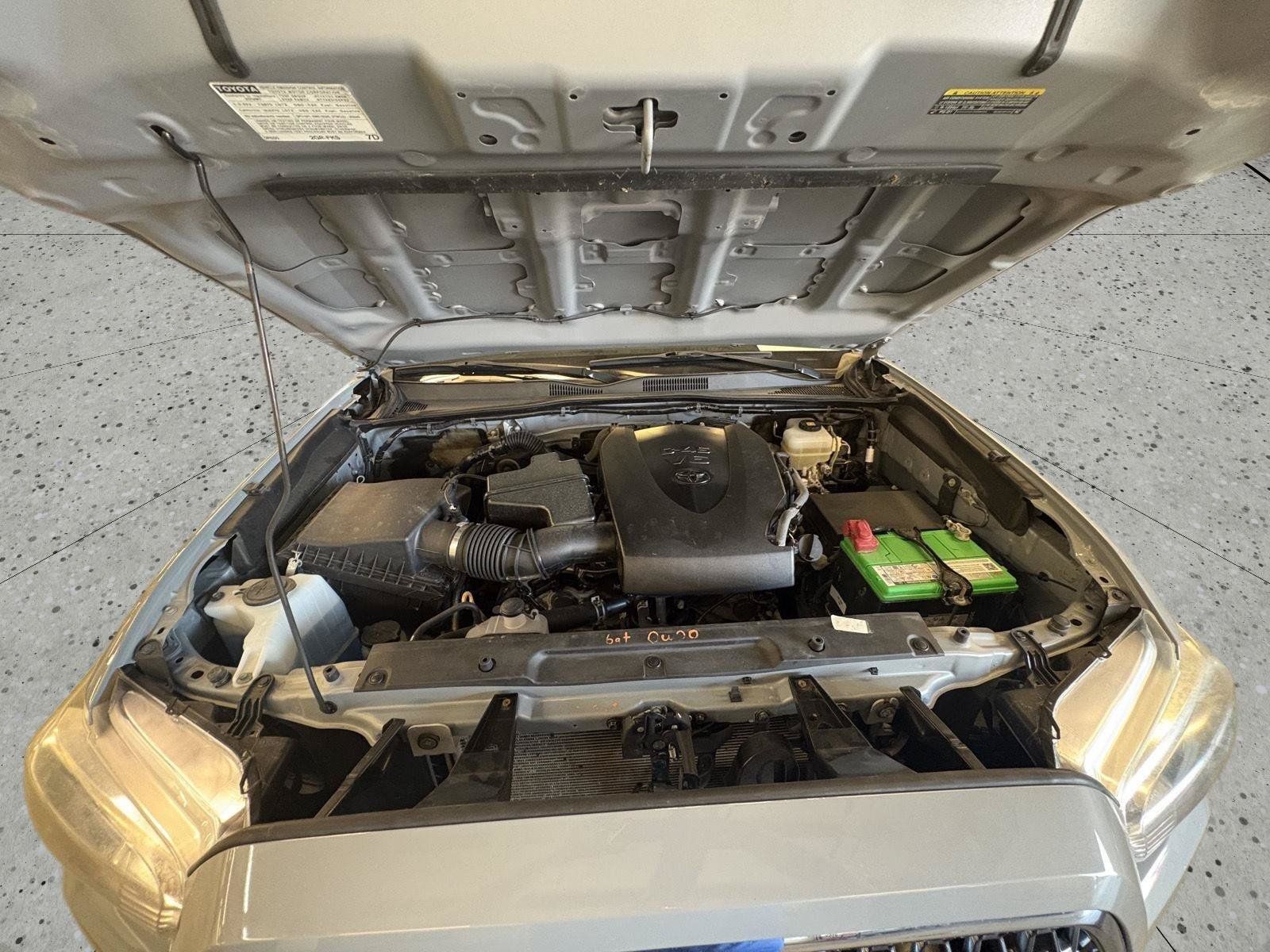 Used 2019 Toyota Tacoma TRD Off-Road AWD/4WD image 8