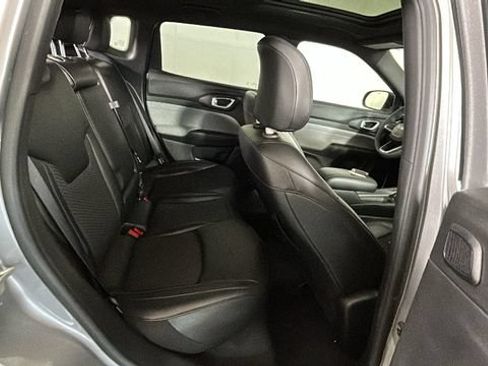 Used 2023 Jeep Compass Latitude w/ Sun and Sound Group AWD/4WD image 29