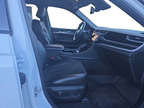 Used 2022 Jeep Grand Cherokee Trailhawk w/ ADV Protech Group II AWD/4WD image 15