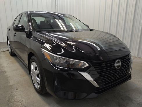 Used 2025 Nissan Sentra S FWD image 13
