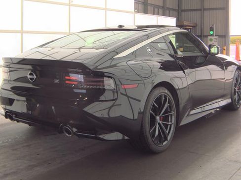 Used 2025 Nissan Z Performance w/ Floor Mat Package RWD image 3